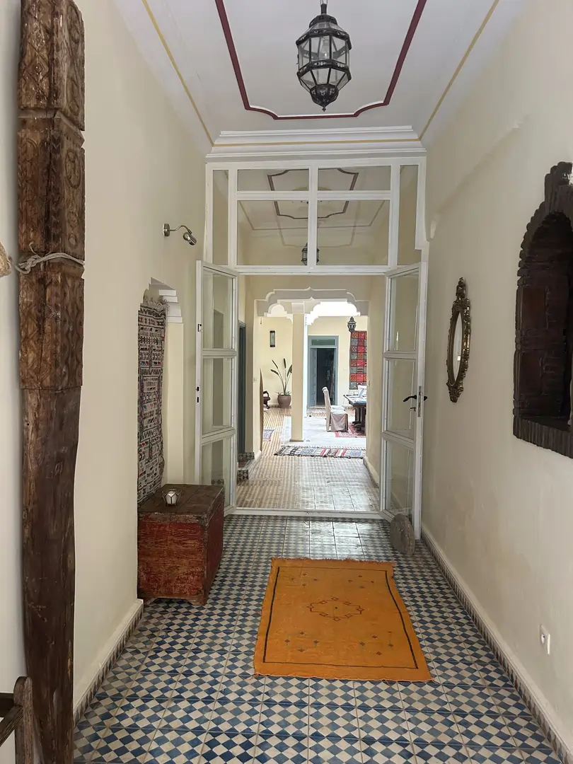 Cour et arches du Riad Dar Laure